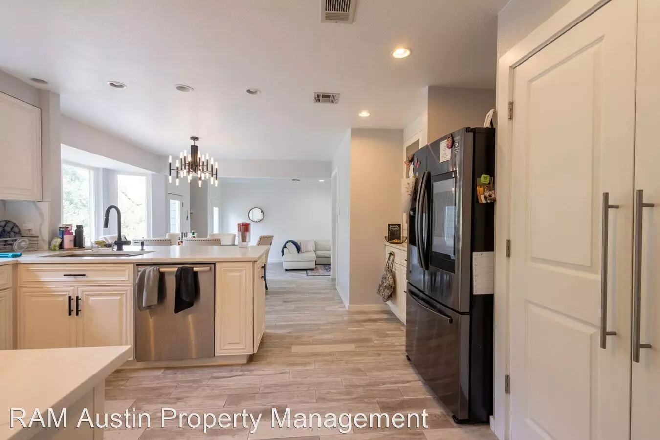 9406 Mystic Oaks Trail, Austin, TX 78750 photo 2