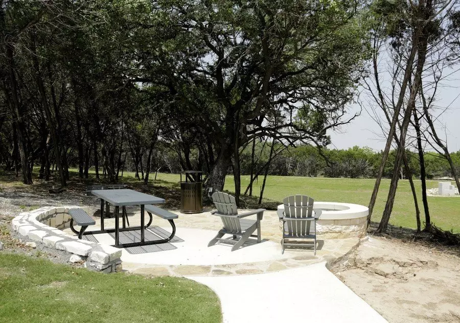 9900 S Ih-35 Service RD photo 4