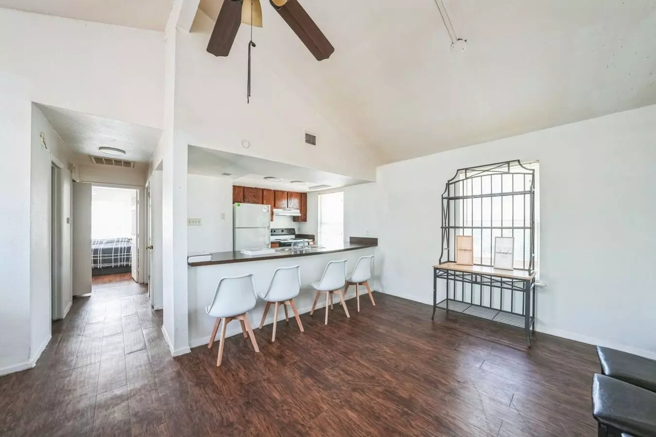 Charming 2br Duplex In Austin photo 2