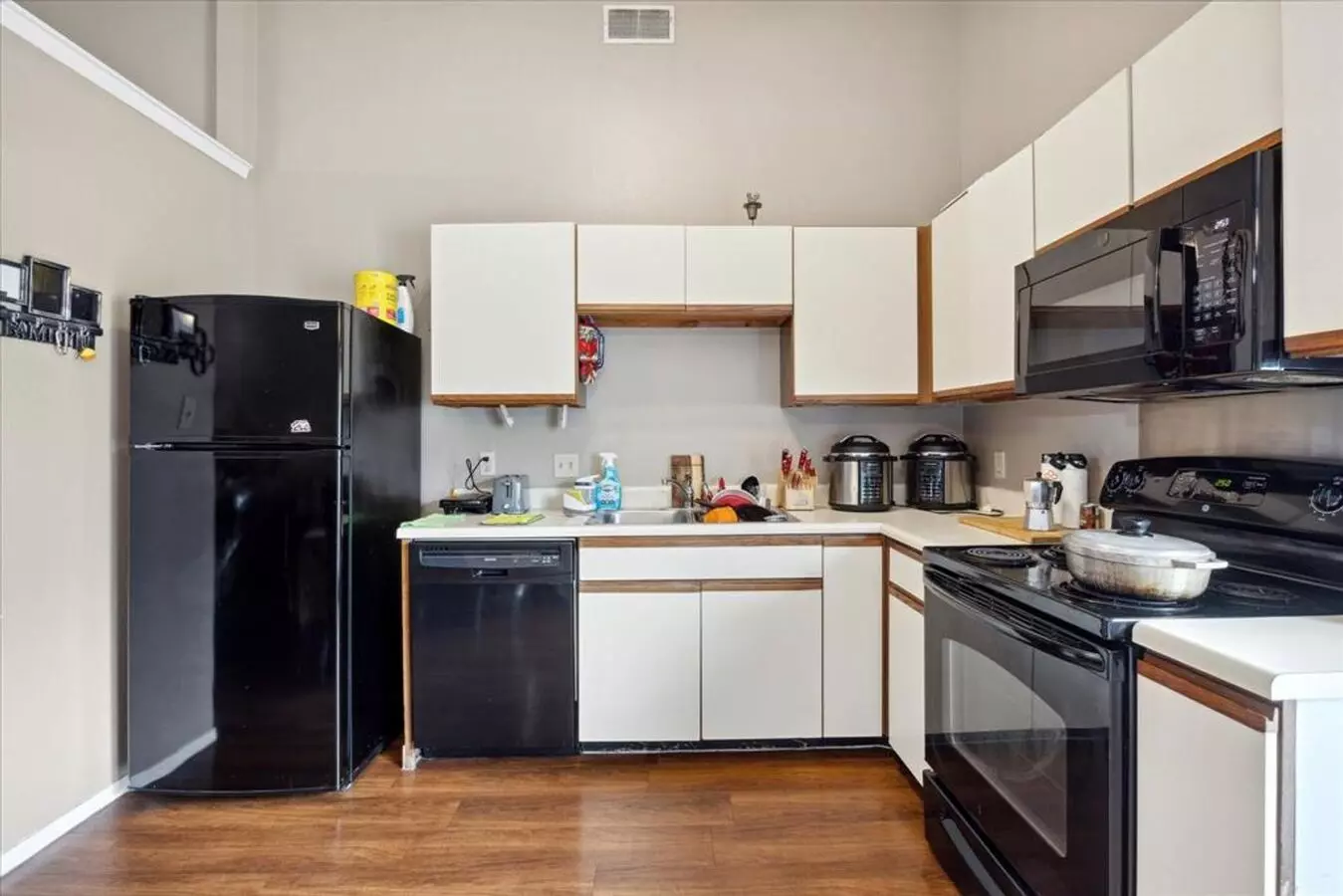 Charming North Austin Condo Available Now! photo 2