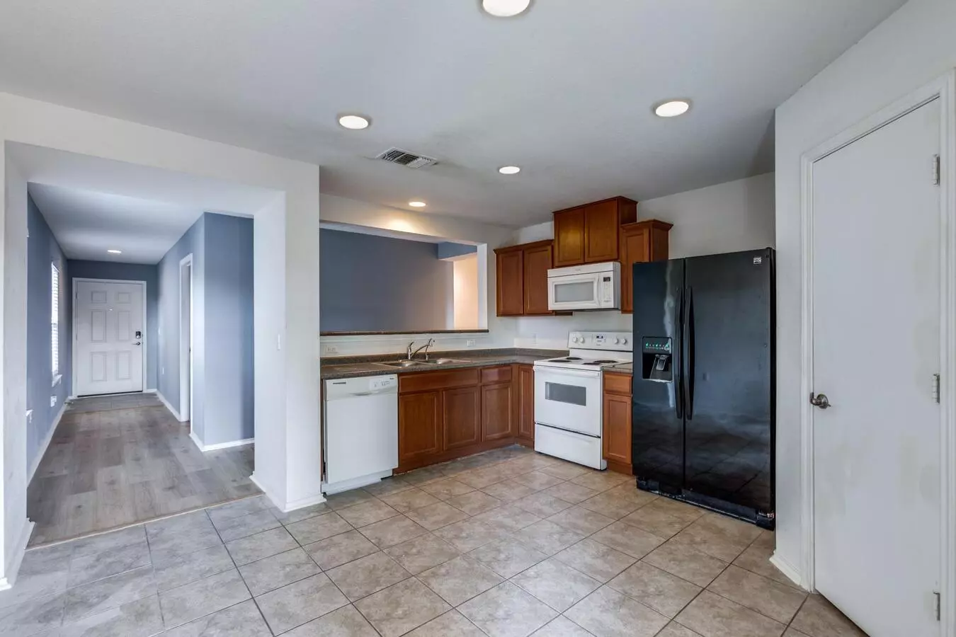 8900 Edmundsbury Drive, Austin, TX 78747 photo 3