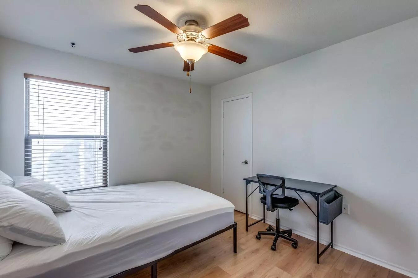8900 Edmundsbury Drive, Austin, TX 78747 photo 4