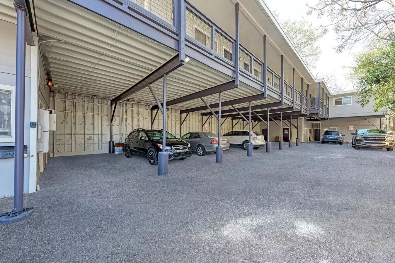 For Lease – Fully Furnished Studio Near Ut photo 4