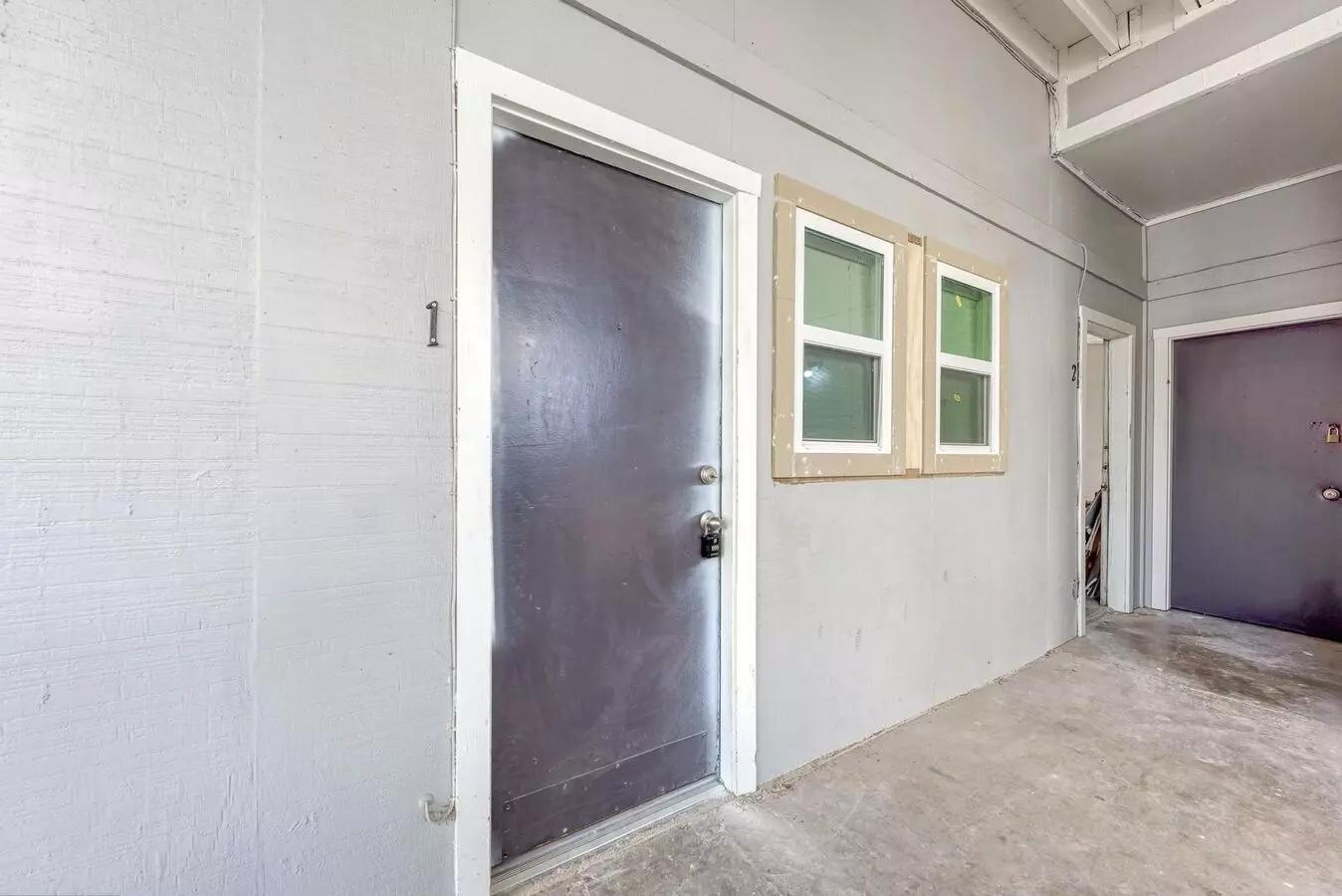 For Lease – Fully Furnished Studio Near Ut photo 2