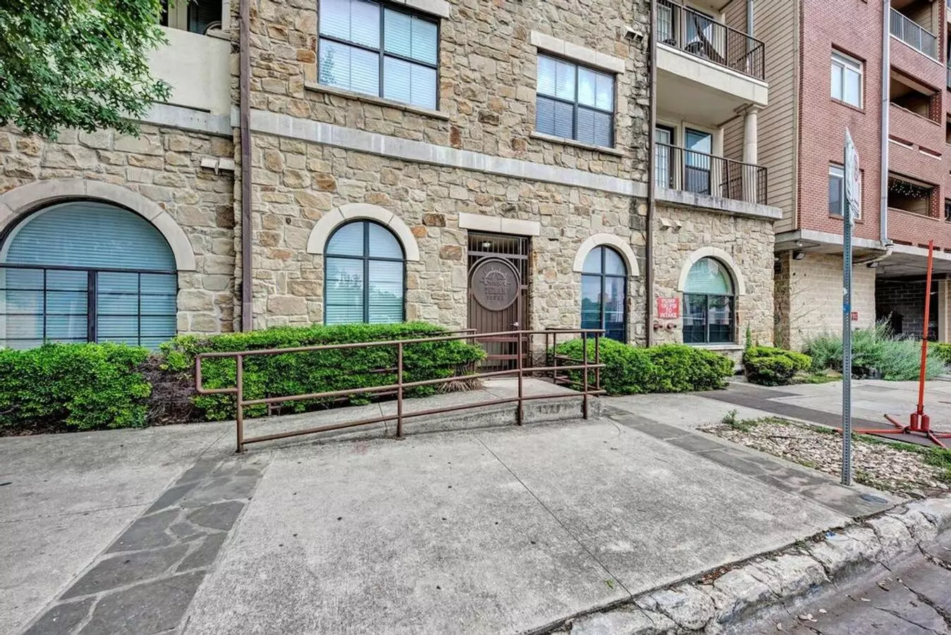 2/2 Condo Near Ut! photo 5