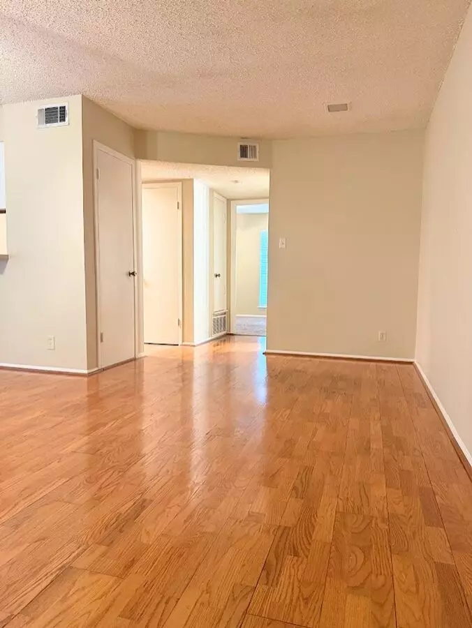 Pre-lease For August 2026 - Treehouse #306 photo 5