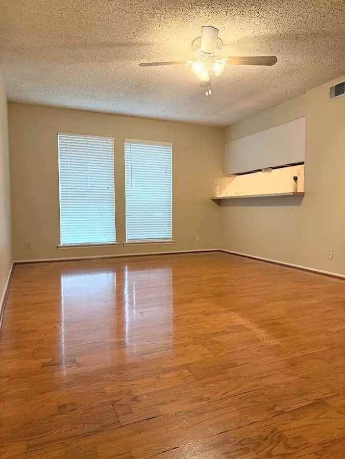 Pre-lease For August 2026 - Treehouse #306 photo 2