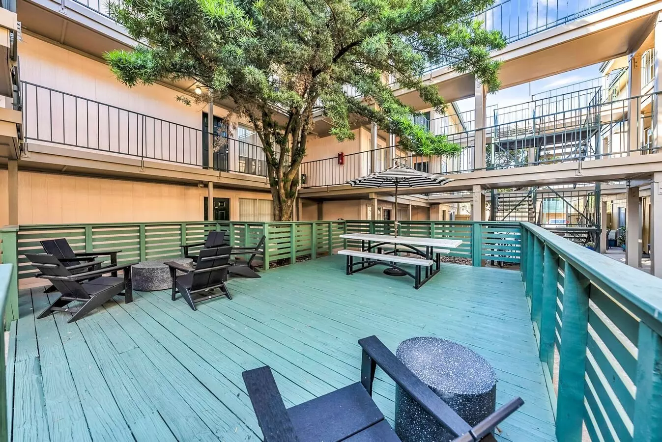 Oak Park Apartments photo 3