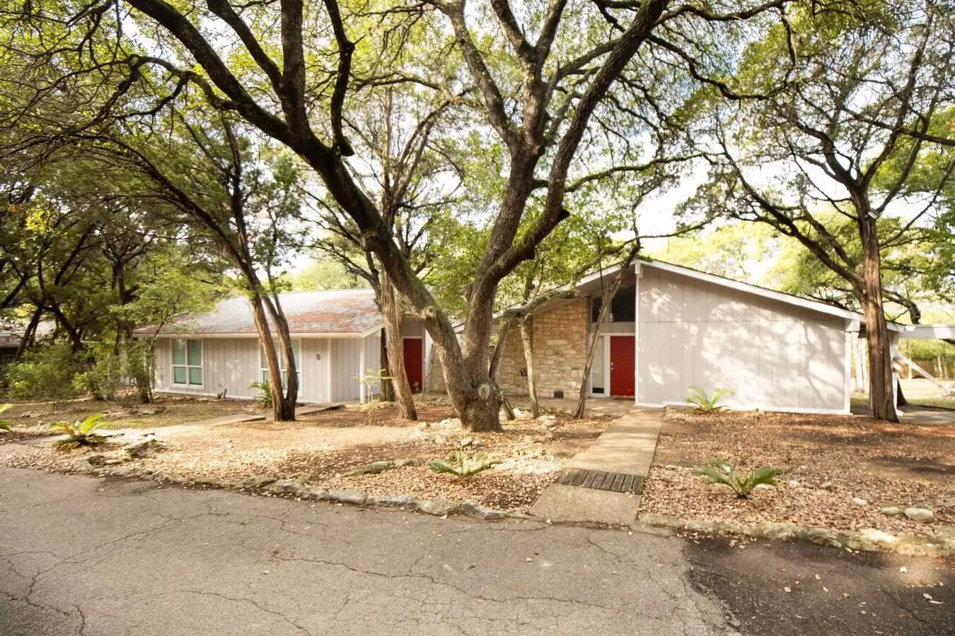 Redbud Bungalows photo 4