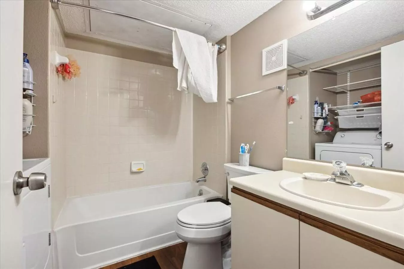 Charming North Austin Condo Available Now! photo 3
