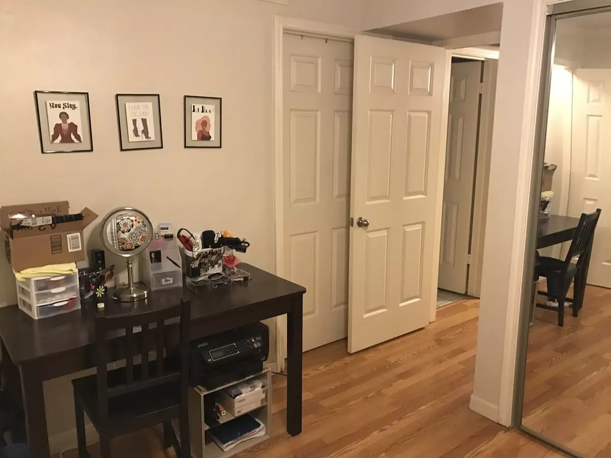 Ut Pre Lease: 3 Bed/ 2 Bath, West Campus 1 Block To Ut, 2 Reserved Parking Spaces photo 5