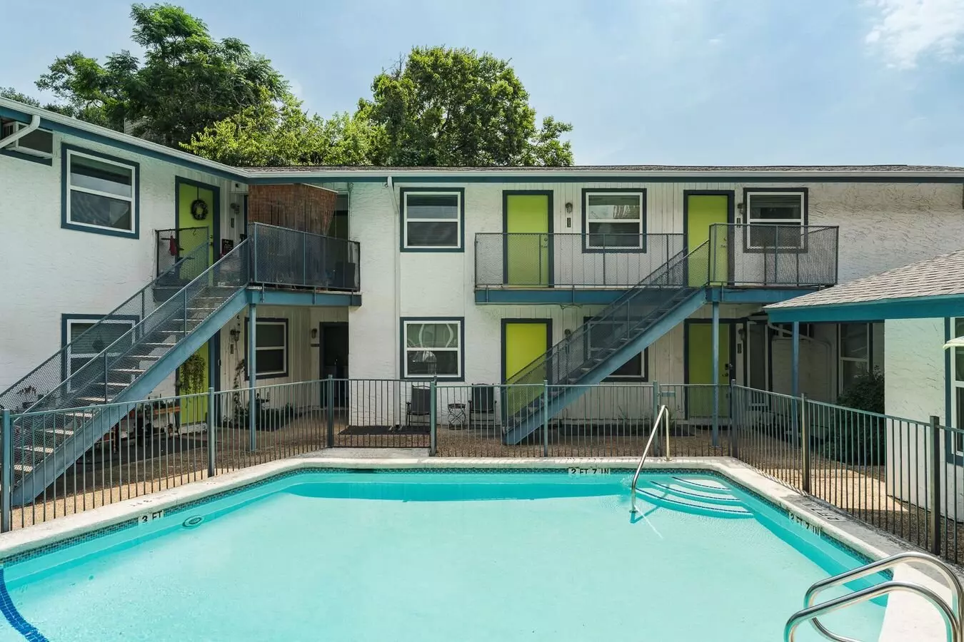Zilker Capri Apts. photo 3