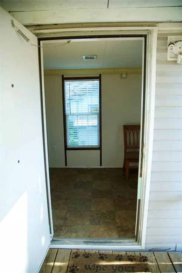 4443 6th Street, Bacliff, TX 77518 photo 5