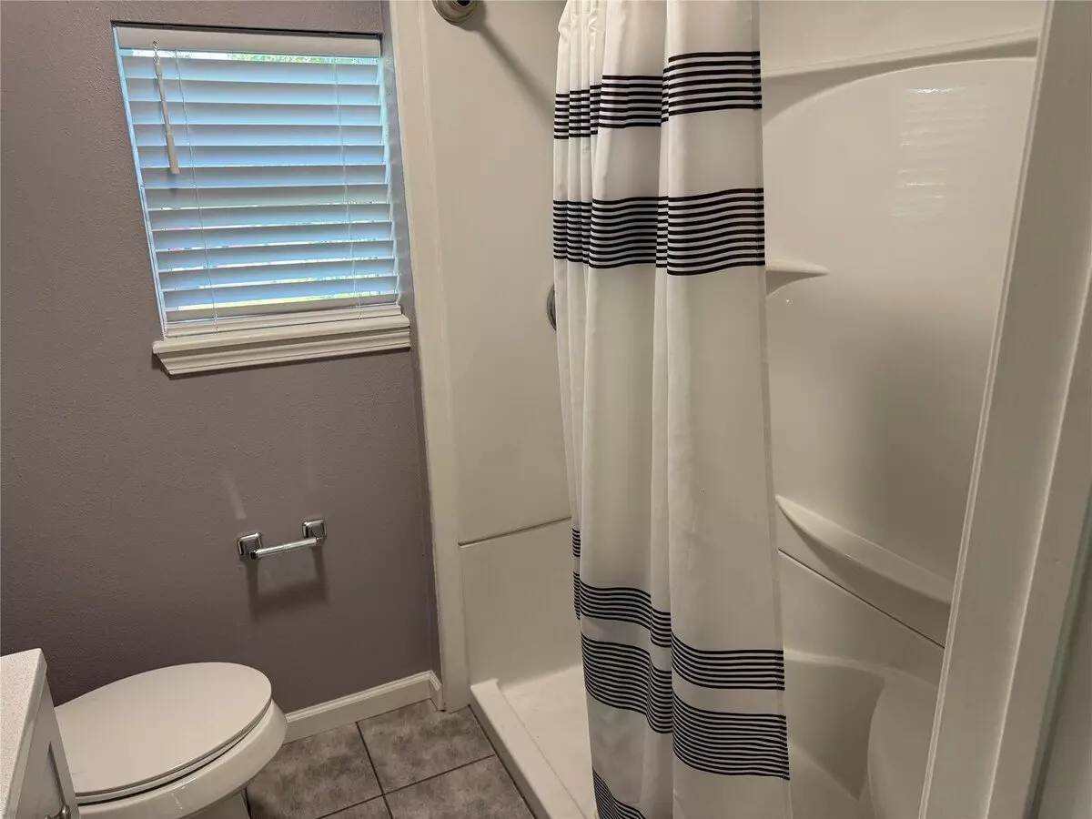 726 4th Street, San Leon, TX 77539 photo 4