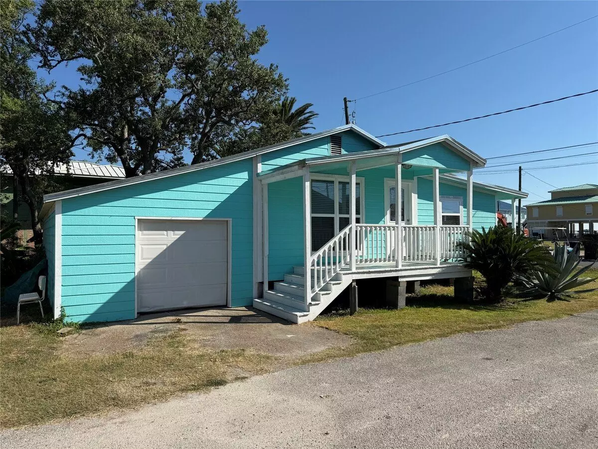 726 4th Street, San Leon, TX 77539 photo 3