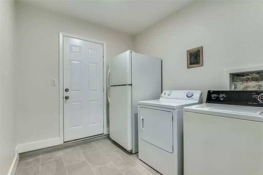 14217 Carla Drive, Balch Springs, TX 75180 photo 2