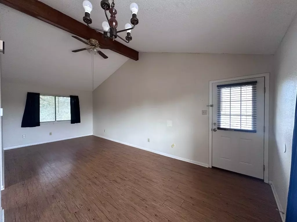 114 Thorne Road, Cedar Creek, TX 78612 photo 3