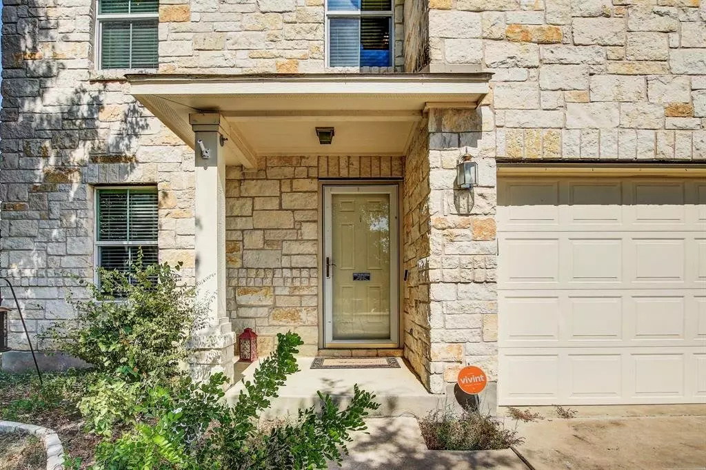 215 Wildcat Drive, Bastrop, TX 78602 photo 4