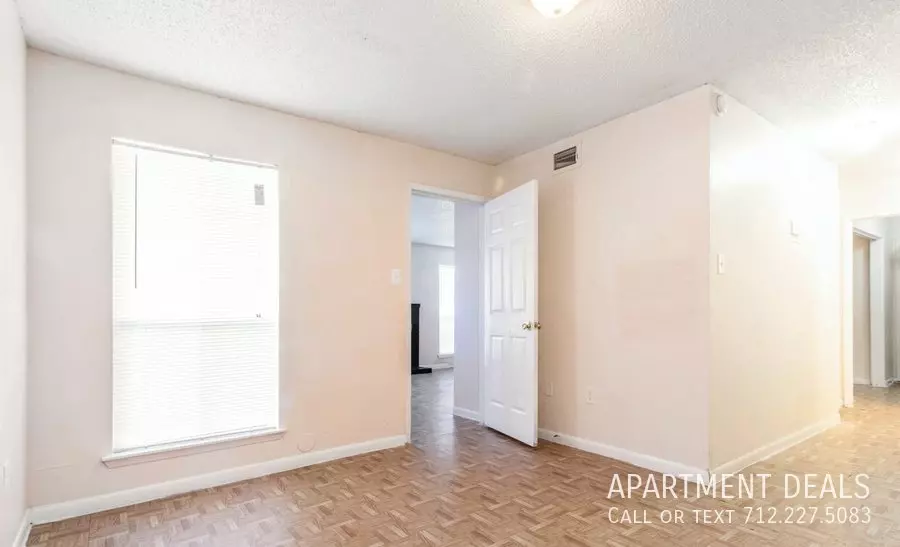 10960 Bradford Way Dr photo 3
