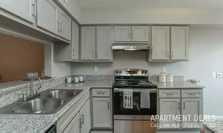 1607 Garth Road, Baytown, TX 77520 photo 2