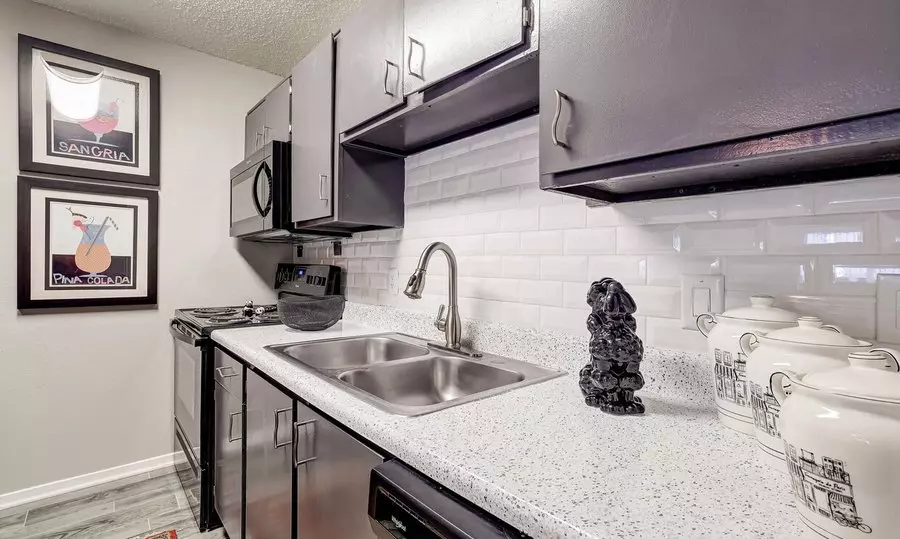 2540 Central Drive, Bedford, TX 76021 photo 4