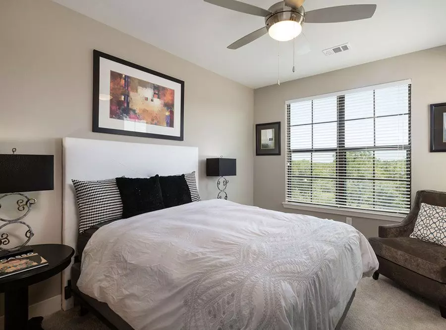 8731 Tx St photo 5