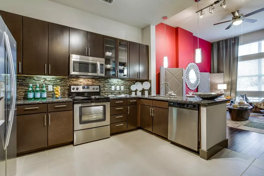 2225 Hermann Drive, Houston, TX 77004 photo 3