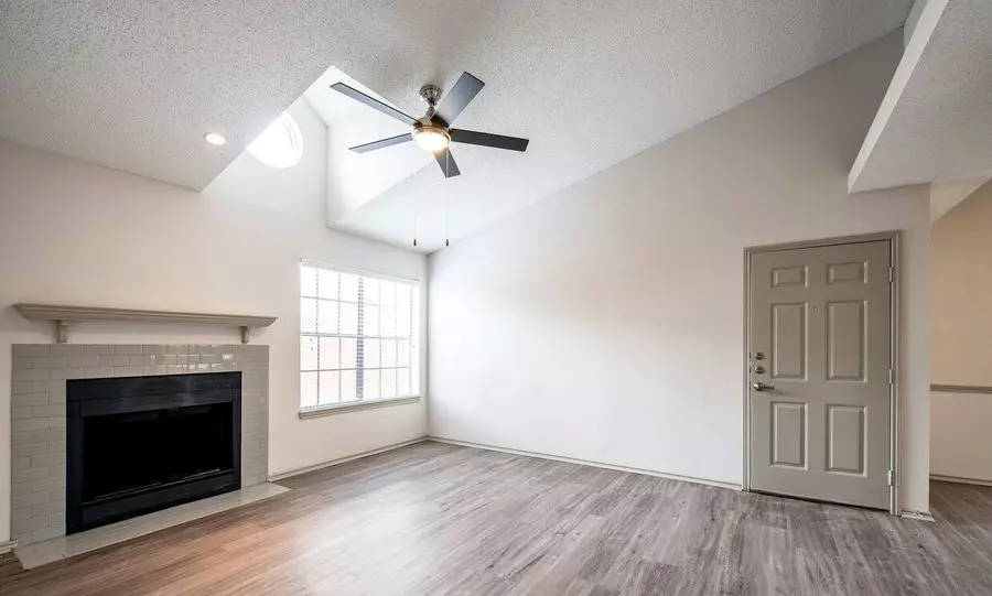 1608 East Frankford Road, Carrollton, TX 75007 photo 3