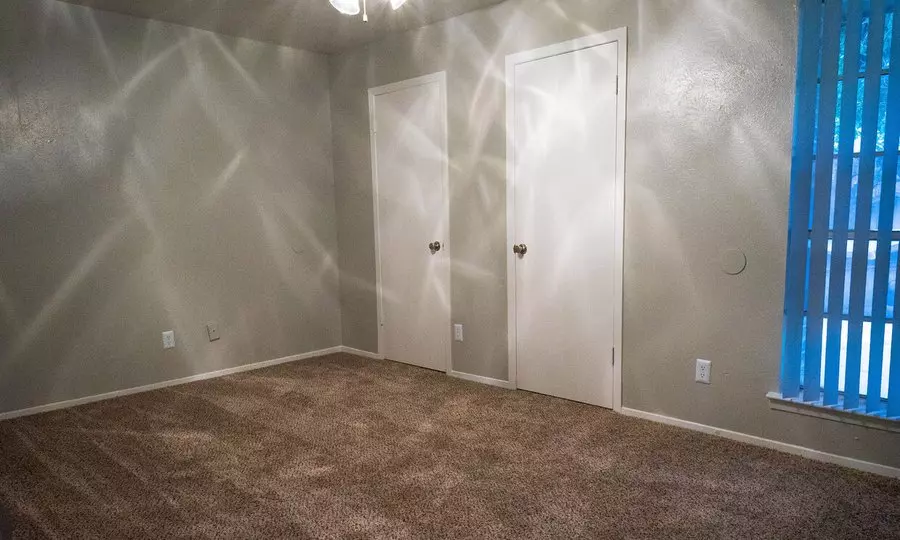 1943 North Josey Lane, Carrollton, TX 75006 photo 4