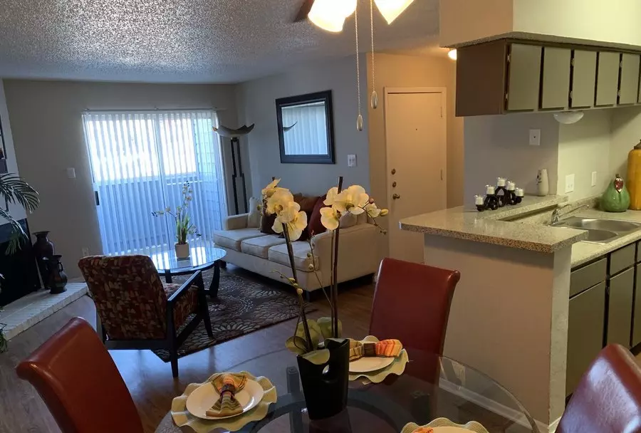 3036 North Josey Lane, Carrollton, TX 75007 photo 4