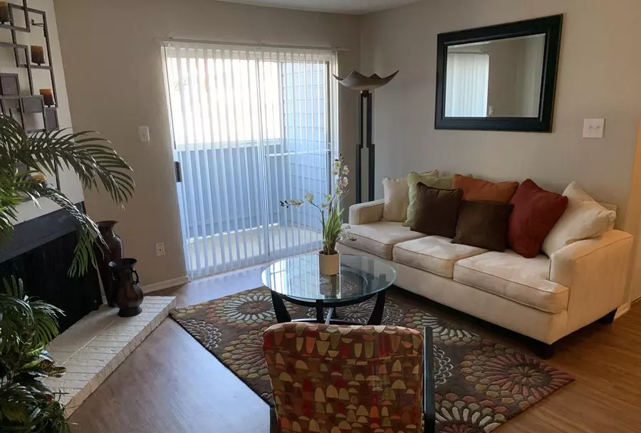 3036 North Josey Lane, Carrollton, TX 75007 photo 5