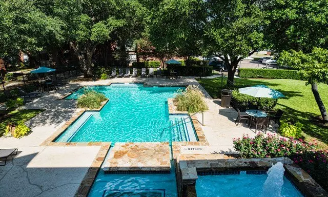 3916 Old Denton Road, Carrollton, TX 75007 photo 4