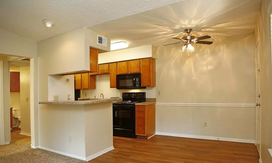 3916 Old Denton Road, Carrollton, TX 75007 photo 3