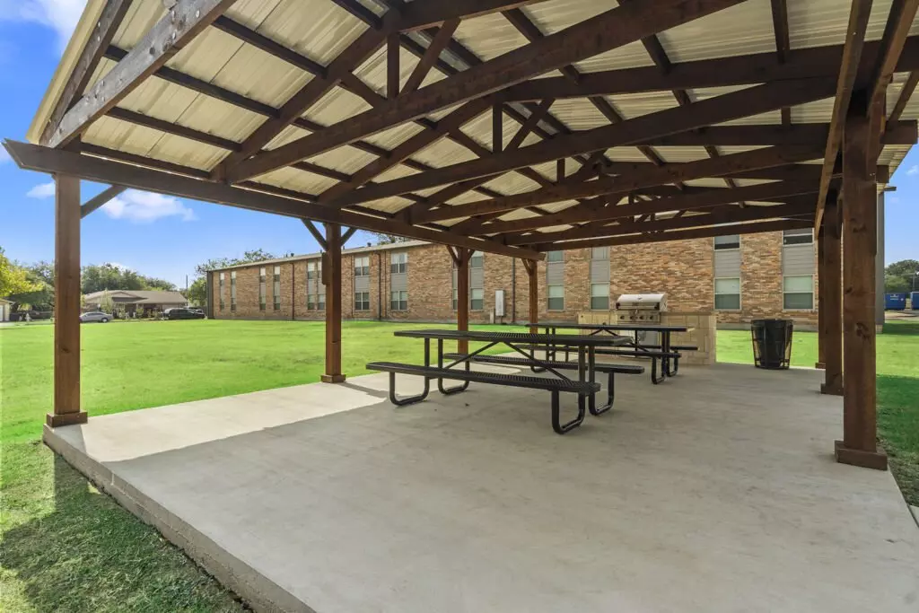 Cleburne Plaza photo 5