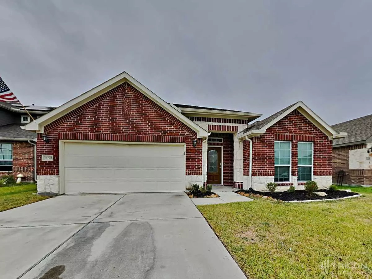 13702 Sun Bear Court, Crosby, TX 77532 photo 2