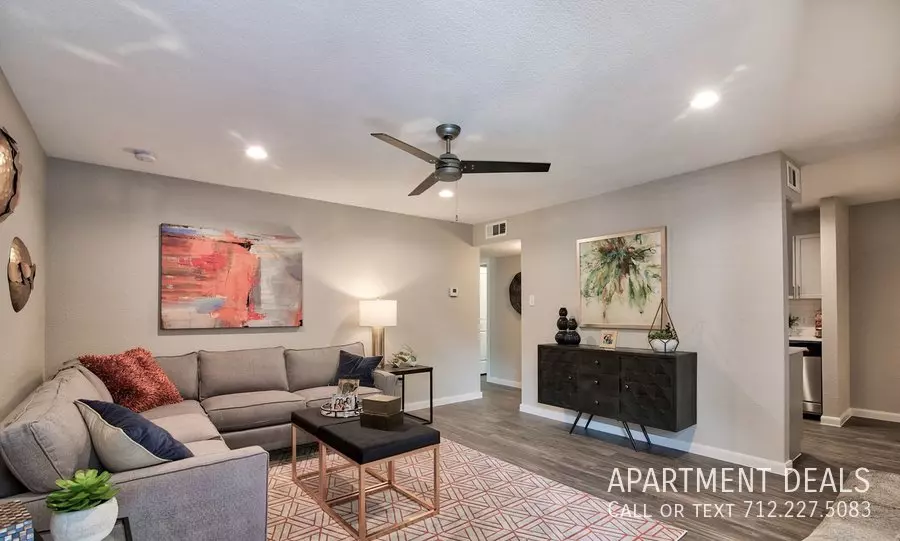 18 Lakewood Forest Drive, Houston, TX 77070 photo 2