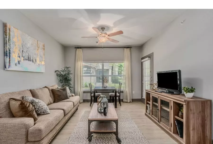 11917 Greenville Avenue, Dallas, TX 75243 photo 3