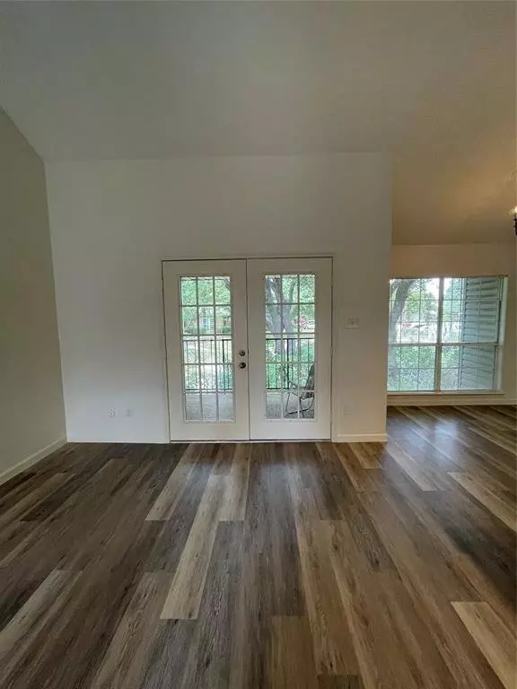 2506 Wedglea Dr 109 photo 2