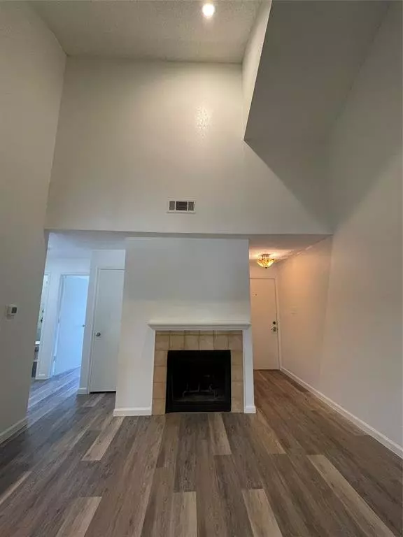 2506 Wedglea Dr 109 photo 5