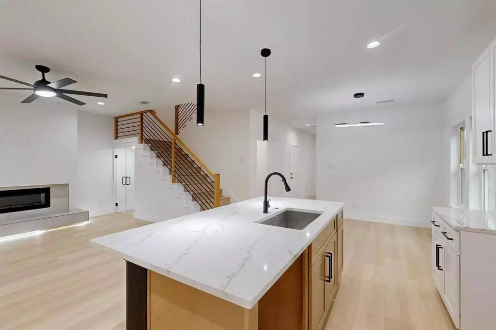 4515 Wahoo Street, Dallas, TX 75210 photo 2