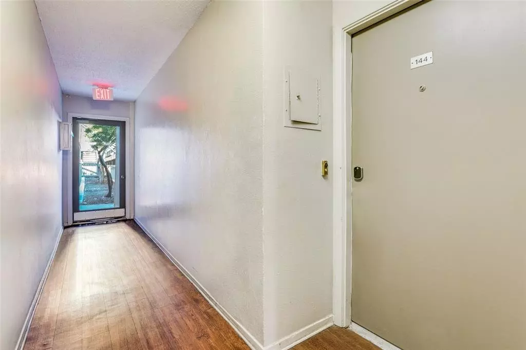 1 Bedroom Condo in Dallas photo 2