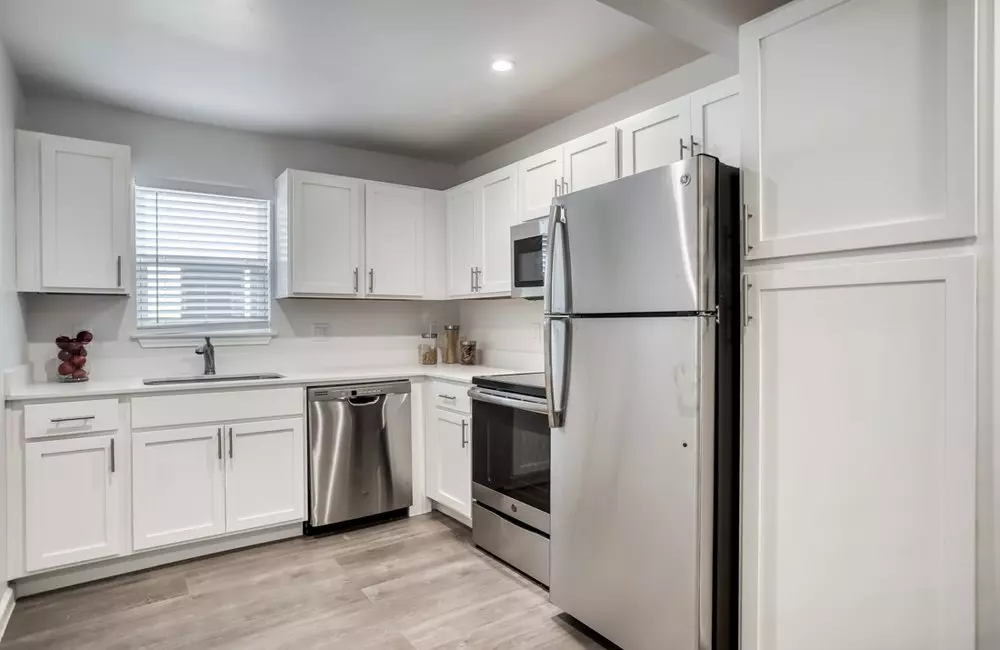 5010 San Jacinto St photo 3