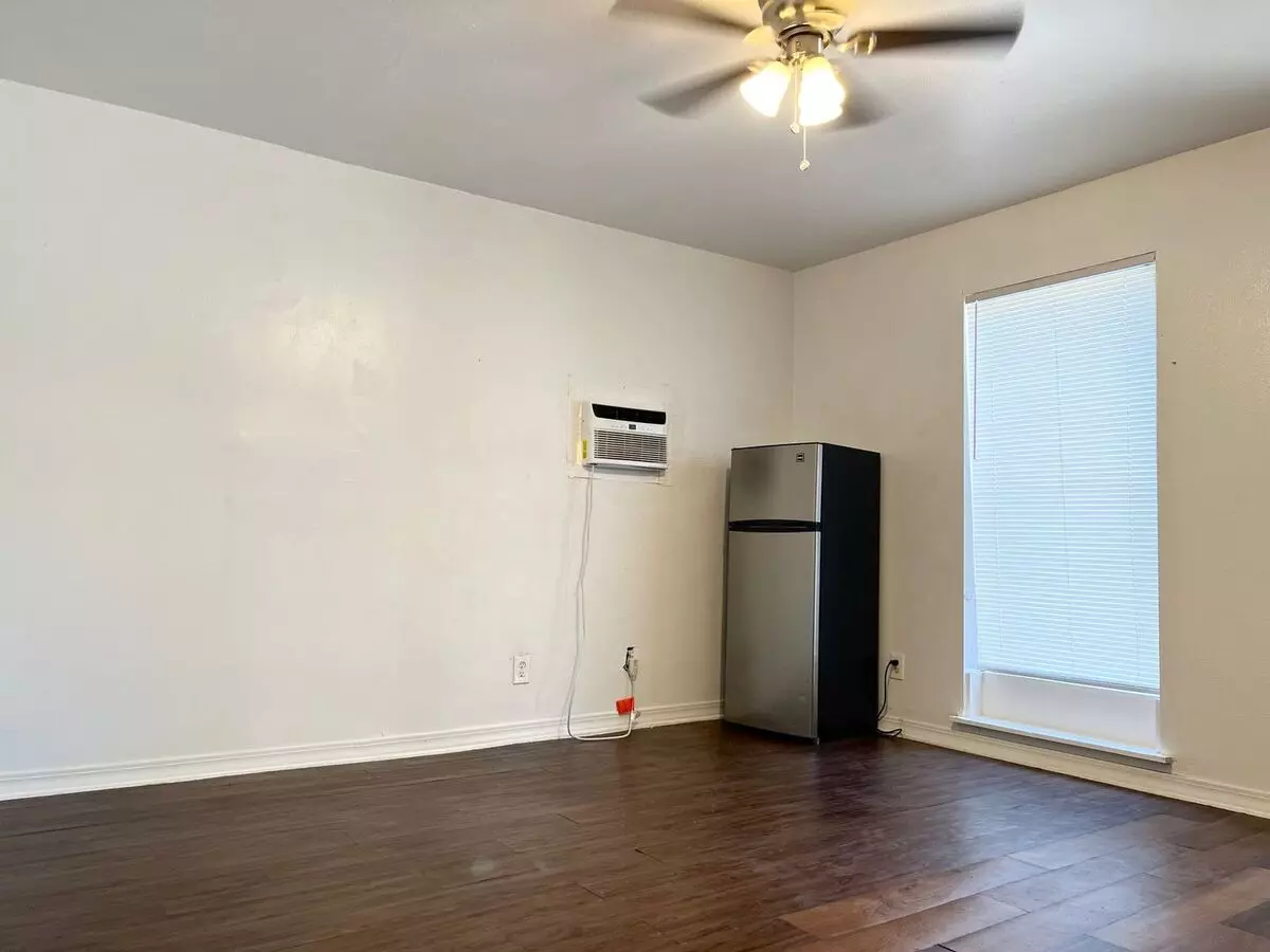 Bryan St. Apartments photo 2