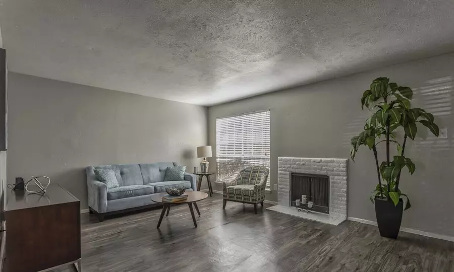 5561 Spring Valley Road, Dallas, TX 75254 photo 2