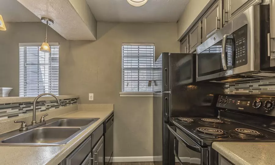 5561 Spring Valley Road, Dallas, TX 75254 photo 5