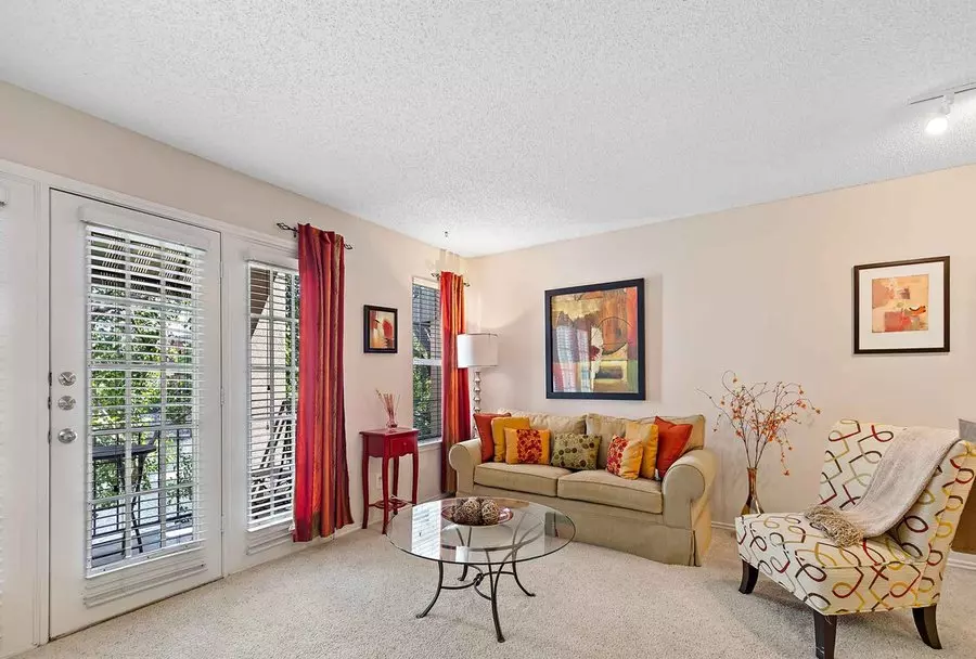 7783 Glen America Drive, Dallas, TX 75225 photo 2
