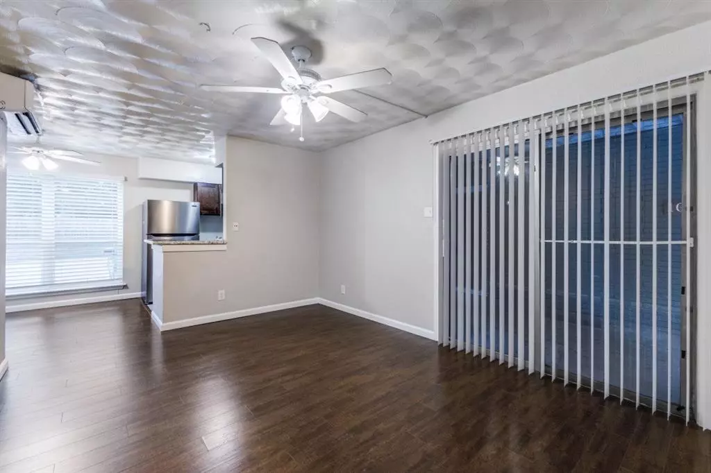 The Wilshire Aprtments photo 3