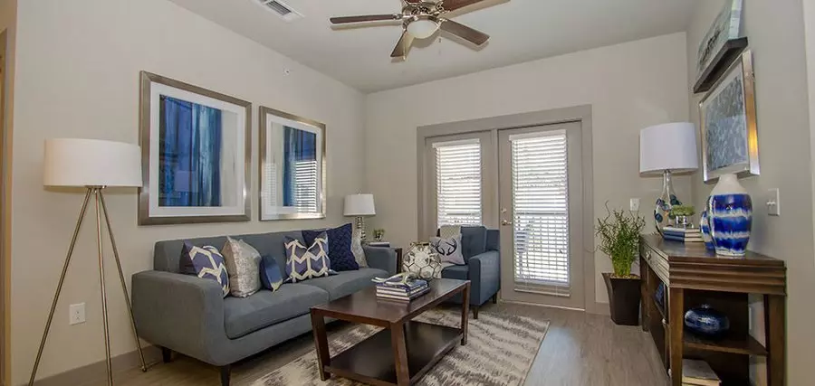 8196 Manderville Lane, Dallas, TX 75231 photo 2