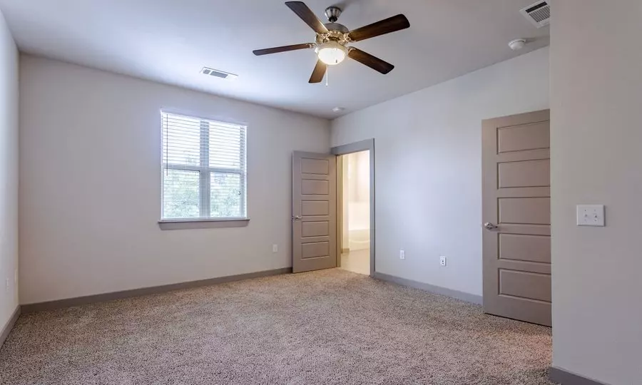 8196 Manderville Lane, Dallas, TX 75231 photo 3
