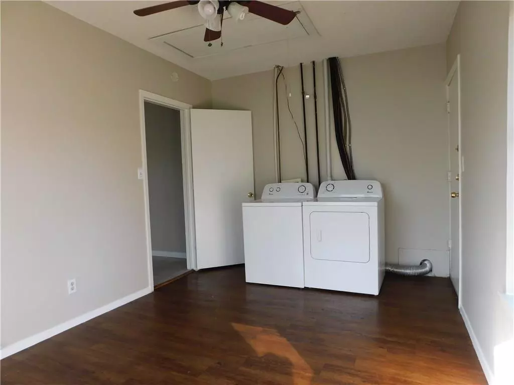 826 North Bishop Avenue, Dallas, TX 75208 photo 3